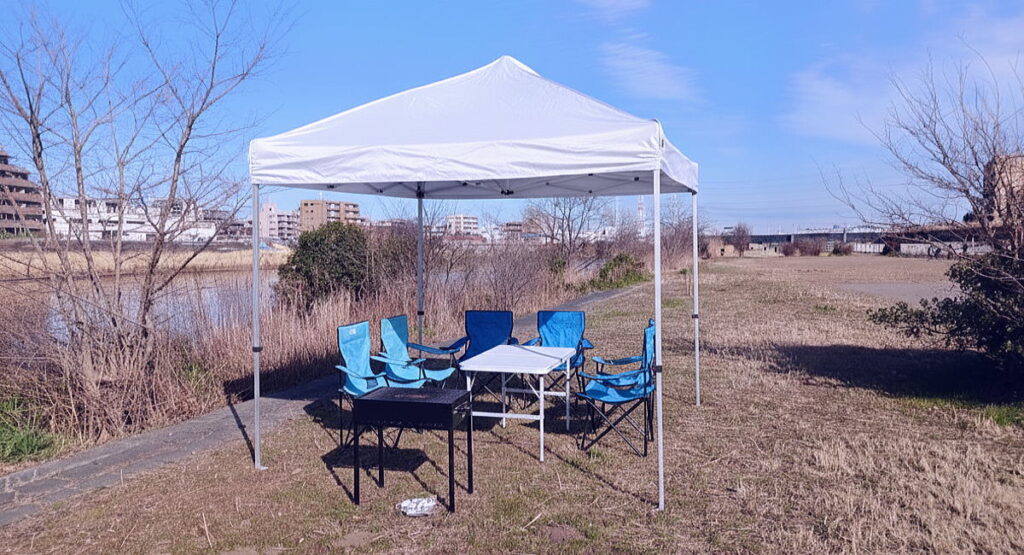 鶴見川樽町河川敷(樽町ポンプ場)でBBQ機材セッティング