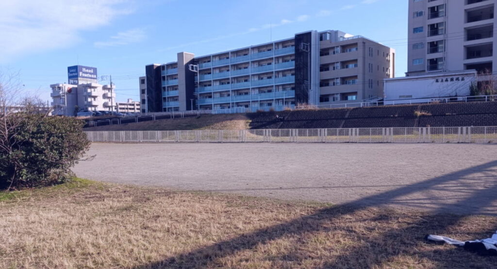鶴見川樽町公園