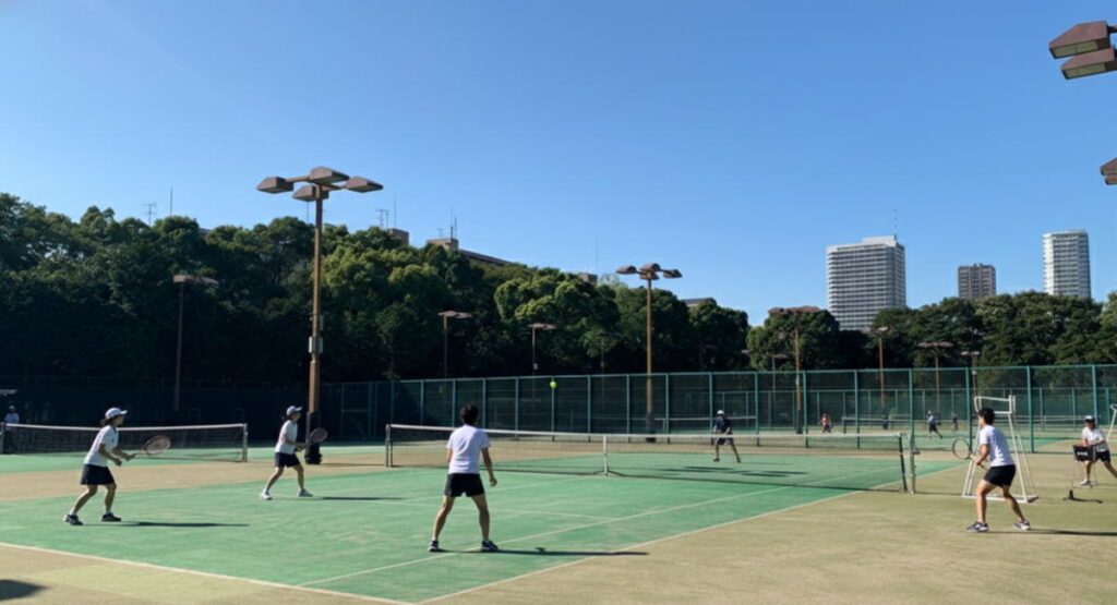 江東区都立木場公園内のテニスコート