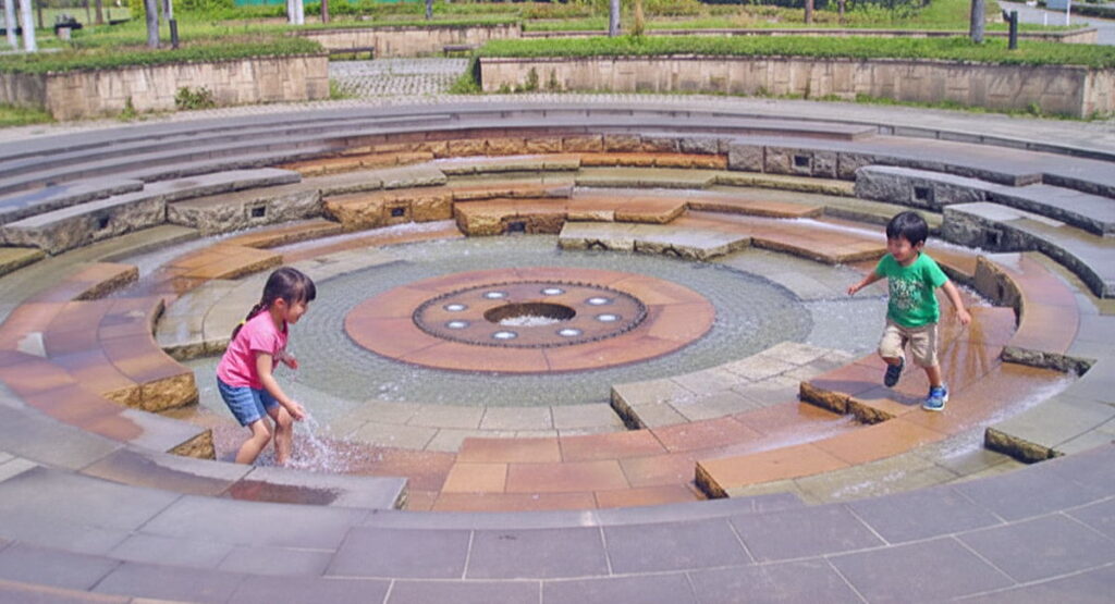 江東区辰巳の森海浜公園の噴水広場