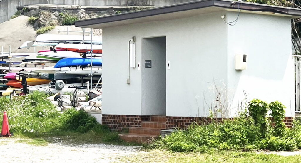 手ぶらBBQスポット久留和海岸横の公衆トイレ